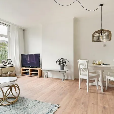 Apartment Best In Most Vibrant Street